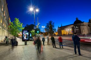 „JCDecaux“ pereis prie elektros, gaunamos tik iš atsinaujinančių šaltinių