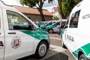 Vilniuje – apgadintas automobilis, pavogti priekiniai žibintai