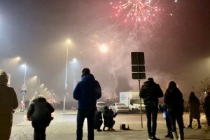 Įsigaliojo įstatymo pakeitimai dėl fejerverkų: paaugliai „bambioškių“ įsigyti negalės