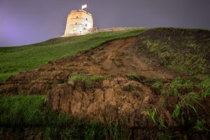 Gedimino kalne po liūties fiksuota nuošliauža šalinama: toliau nesiplėtė, grėsmės nebuvo