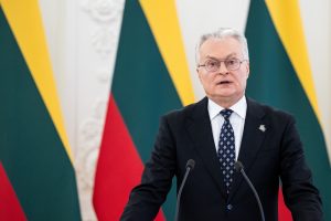 G. Nausėda su krašto apsaugos ministru ir kariuomenės vadu aptars dronų vystymą