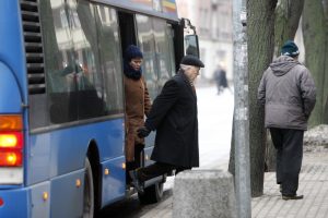 Priemiesčio autobusai važiuos anksčiau