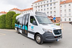 Po Kauno klinikų teritoriją pacientus ir lankytojus vežios nemokamas elektrinis autobusiukas