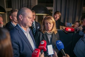 Varžantis prieš „valstiečius“, S. Skvernelis tikėjosi LSDP palaikymo „Vardan Lietuvos“ kandidatams