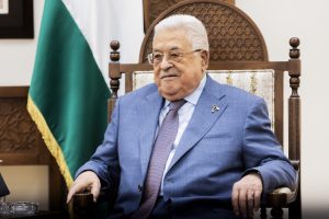 Palestiniečių prezidentas teigia esąs pasirengęs prisiimti visą atsakomybę Gazos Ruože