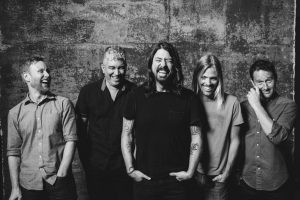 Pirmą kartą į Baltijos šalis atvyksta roko milžinai „Foo Fighters“ 