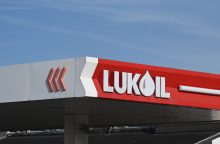 Vengrija žada blokuoti ES paramą Ukrainai, kol ši nepanaikins „Lukoil“ tranzito draudimo