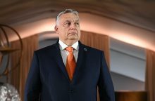 Įpykusios ES partnerės ketina parodyti Vengrijos premjerui „geltonąją kortelę“