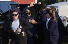 JAV dešinieji nusitaikė į D. Trumpą saugojusias Slaptosios tarnybos agentes moteris