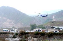 Surastas Irano prezidentą skraidinęs sraigtasparnis: kol kas jokių požymių, kad keleiviai būtų gyvi