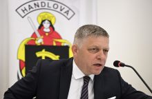 ES vadovai, Vengrijos, Lenkijos premjerai smerkia ataką prieš R. Fico