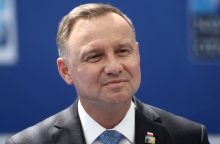 Lenkijos prezidentas sušauks saugumo tarybos posėdį padėčiai Baltarusijos pasienyje aptarti