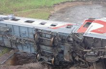 Žuvusiųjų per traukinio avariją Rusijoje padaugėjo iki trijų